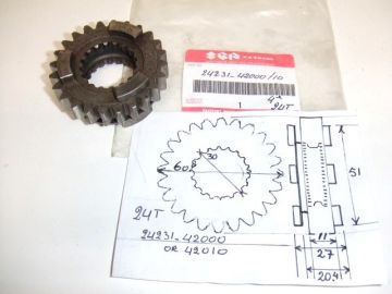 24231-42000 / 42010 Gear 24T as new Suzuki RG500 4-5 or 6 model see picture